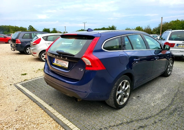 Volvo V60 cena 37500 przebieg: 191200, rok produkcji 2012 z Szepietowo małe 352